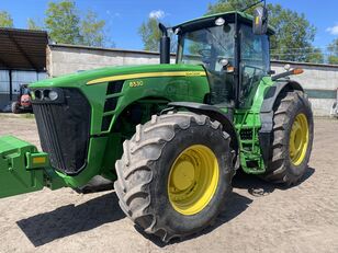 kolesový traktor John Deere 8530