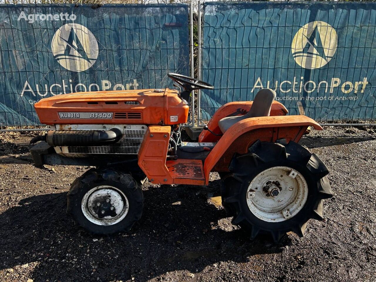 kolesový traktor Kubota B1400