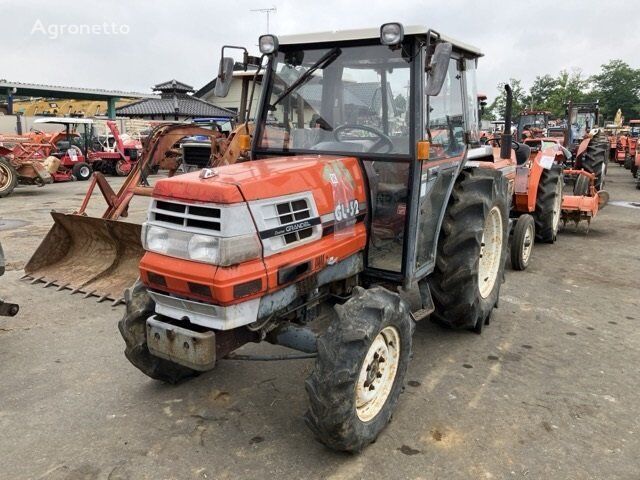 kolesový traktor Kubota GL32