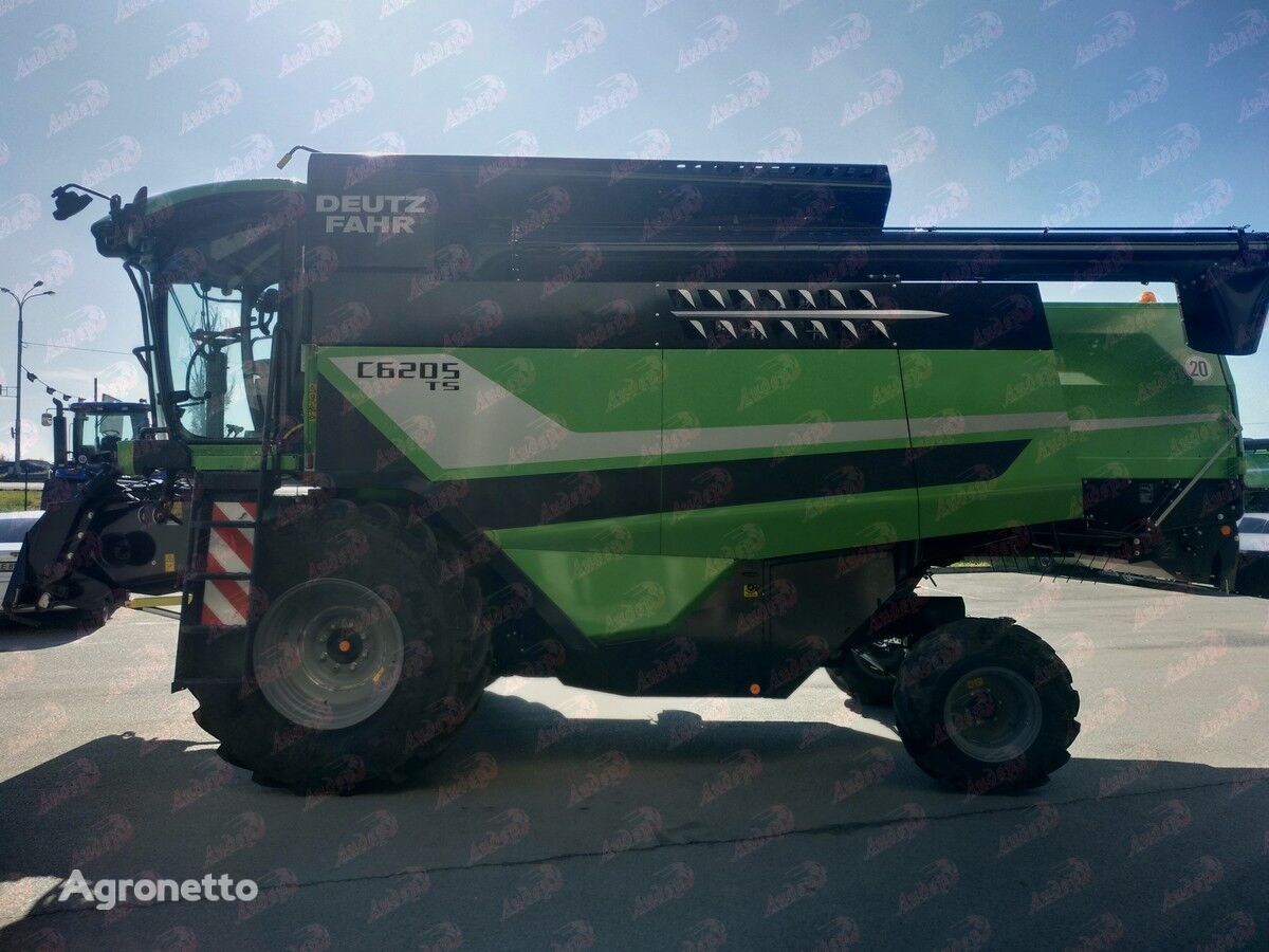 nový obilný kombajn Deutz-Fahr S6205TS